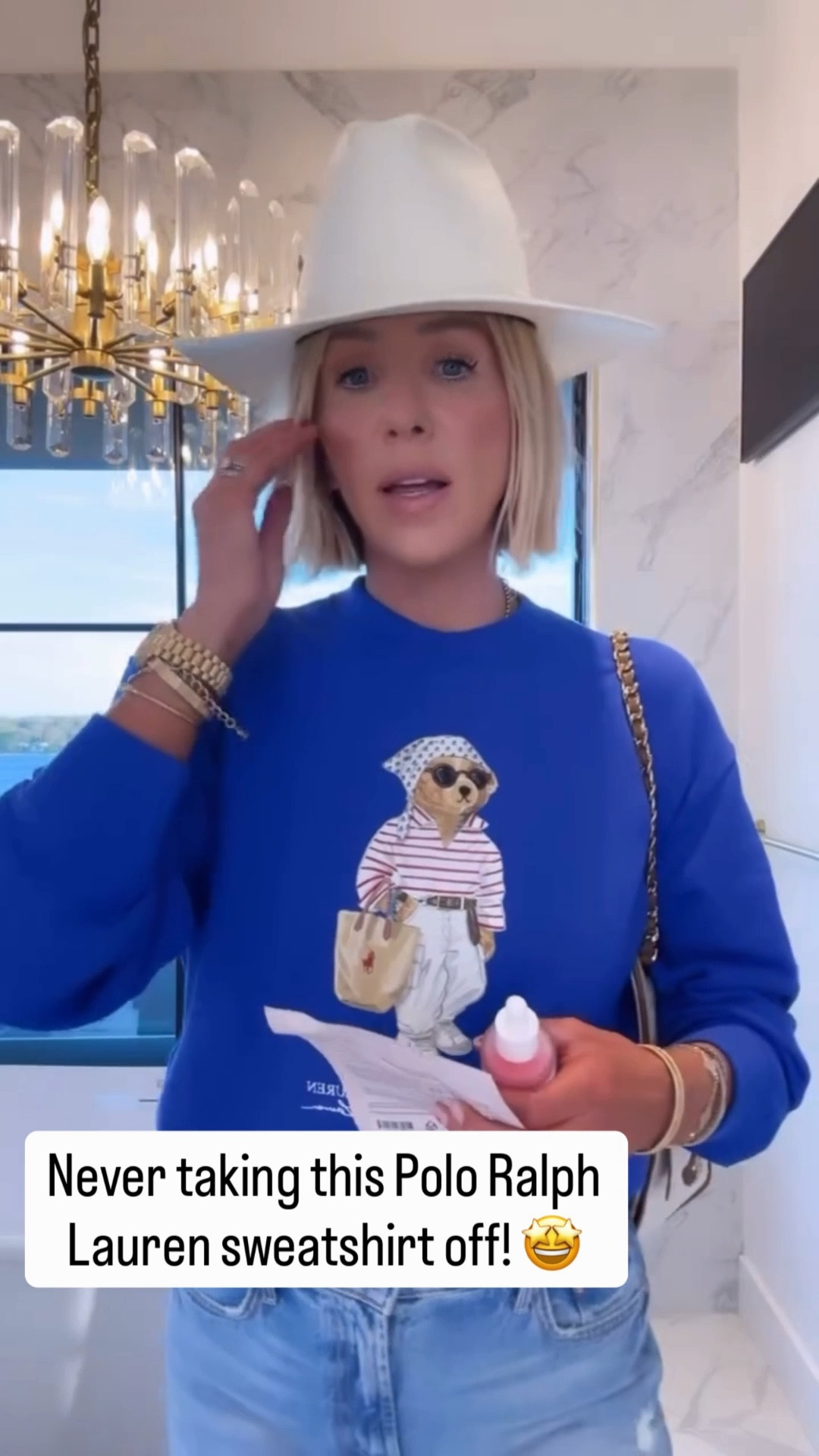 Cutest sweatshirt ever and under $200! Wearing a size small ❤️

#LTKgrwm #LTKootd