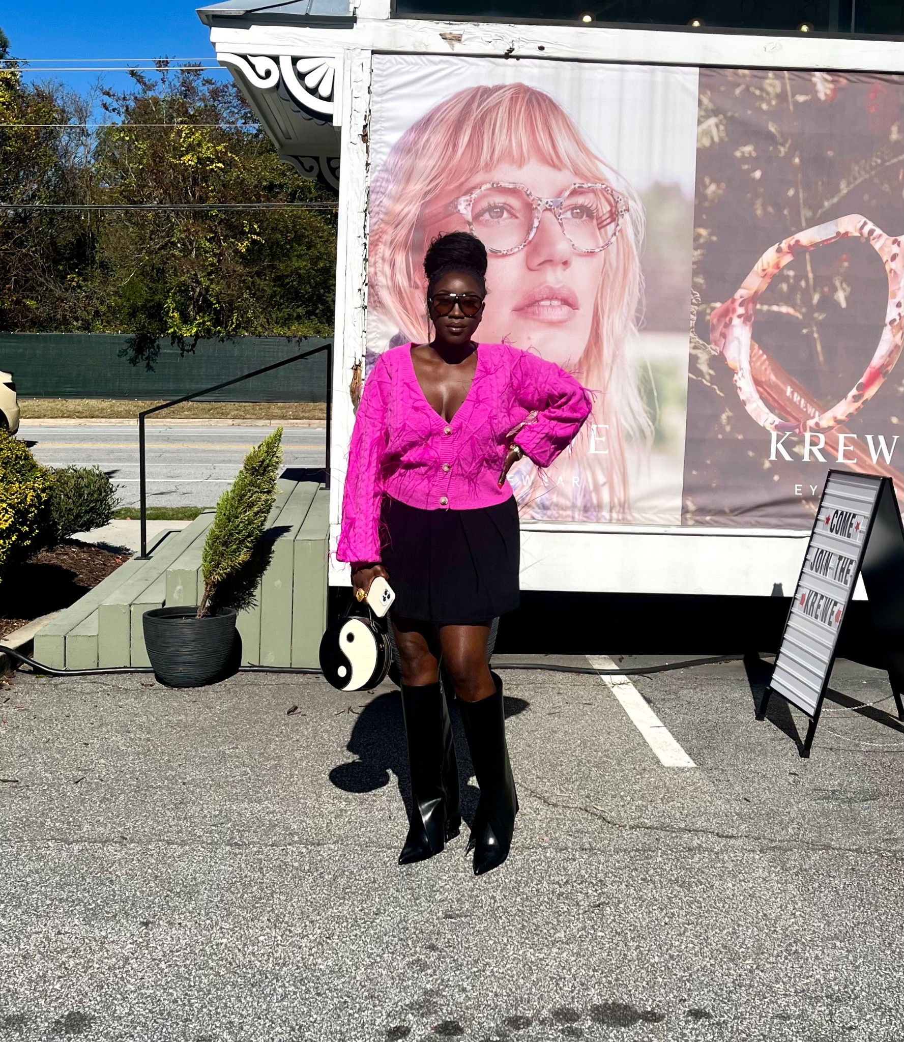 Sweater is sold out but my boots are on sale!

#fashion #styling #urbanrevivo