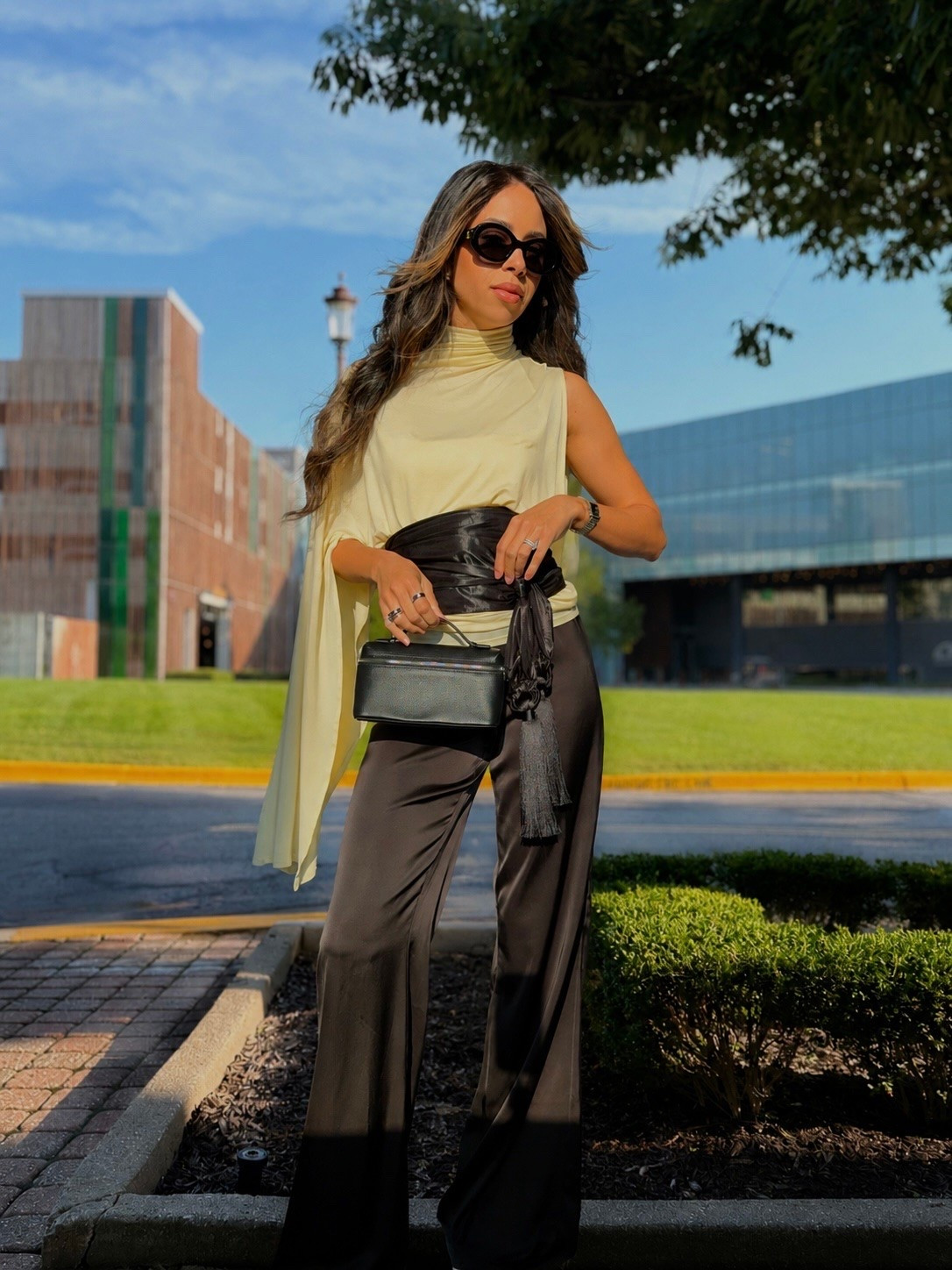When three pieces do all the work and you know exactly why. Minimal doesn’t mean boring—it just means everything counts. 💛

#LTKdayinmylife #LTKgrwm #LTKWorkwear