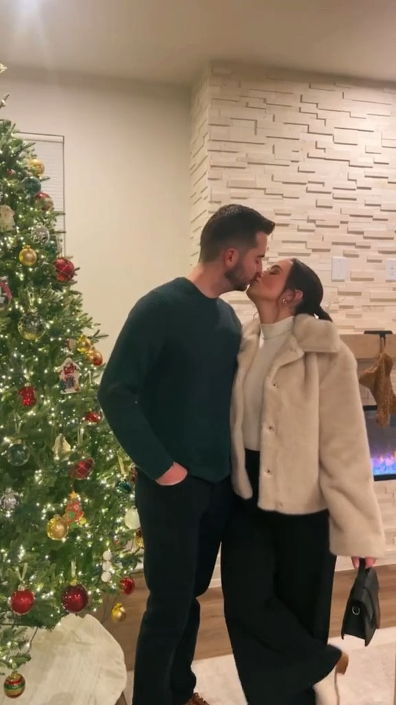 Vlogmas Day 2, winter ootd, winter style, date night ootd ❤️🎁

#LTKSeasonal #LTKHoliday #LTKWatchNow