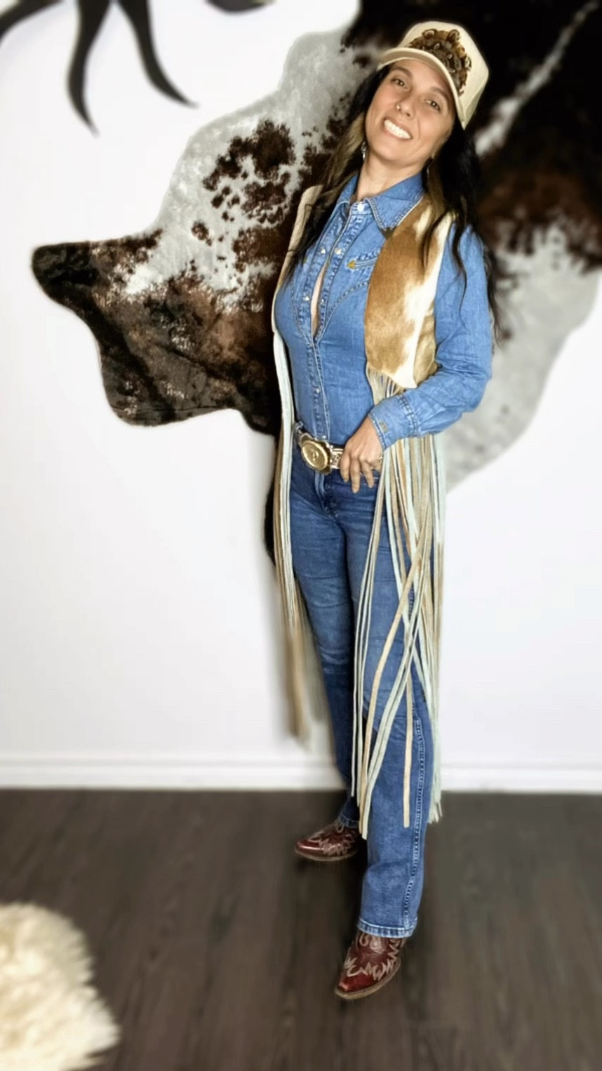 Rockin’ the #CanadianTuxedo in true #ClassicWestern style! Denim on denim is always a vibe, especially with a cowhide vest and feather cap to add that vintage edge. Sometimes, it’s all about the timeless pieces and that rugged feel. #DenimOnDenim #WesternStyle #CowhideVest #FeatherCap #RetroVibes

Shirt XS | Jeans 25 | Vest OS | Boots 7

Vest by @westerlyUSA
Trucker Cap by @sprucedplume



#LTKSaleAlert #LTKOver40 #LTKStyleTip
