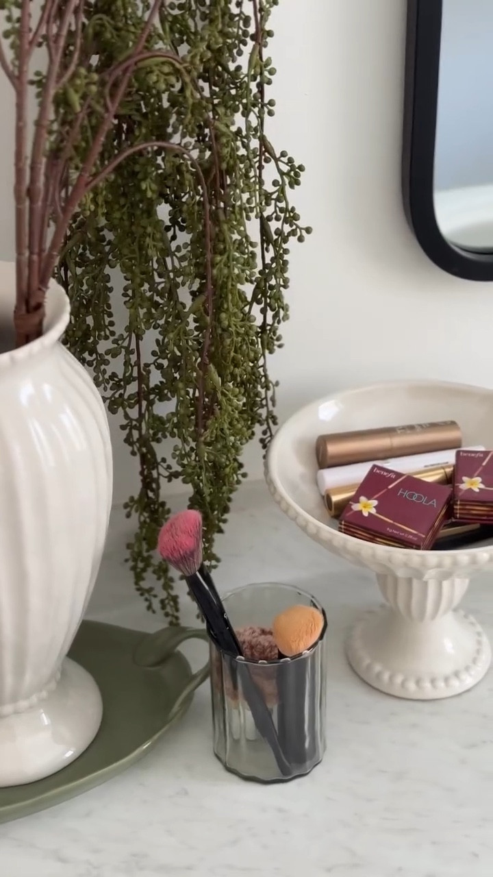 Comment VANITY for links 🔗 

#bathroomdecor #vanitystyling #homeinspo #bathroomdetails