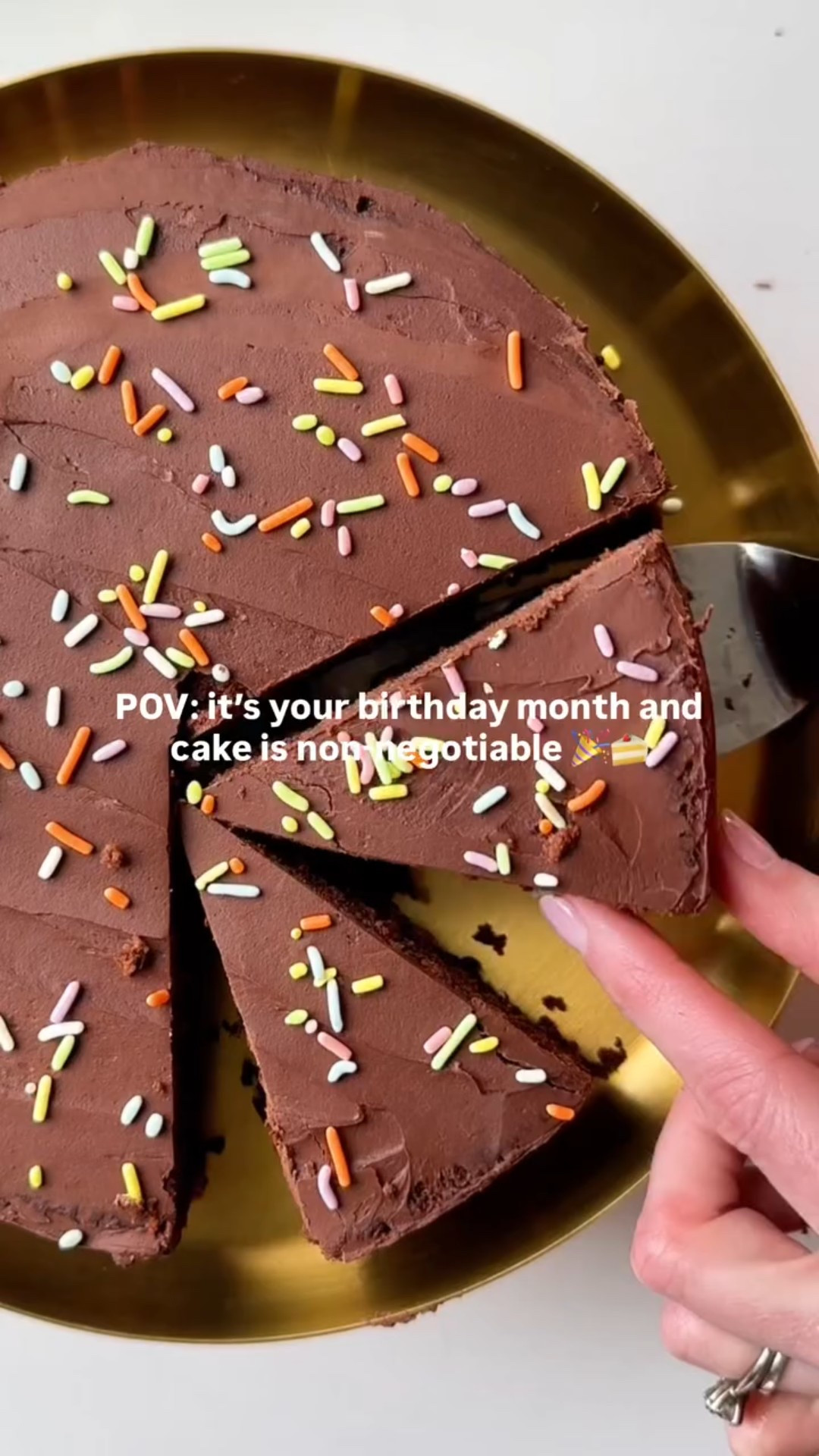 It’s my birthday month… so obviously there’s going to be cake! 🎉🍰

This protein chocolate cake is rich, chocolatey and delish... without the sugar crash. Perfect for celebrations, Valentine’s Day, or just because. ❤️



protein chocolate cake | high protein chocolate cake | macro friendly dessert | protein dessert | birthday cake

https://www.eatingbirdfood.com/protein-cake/