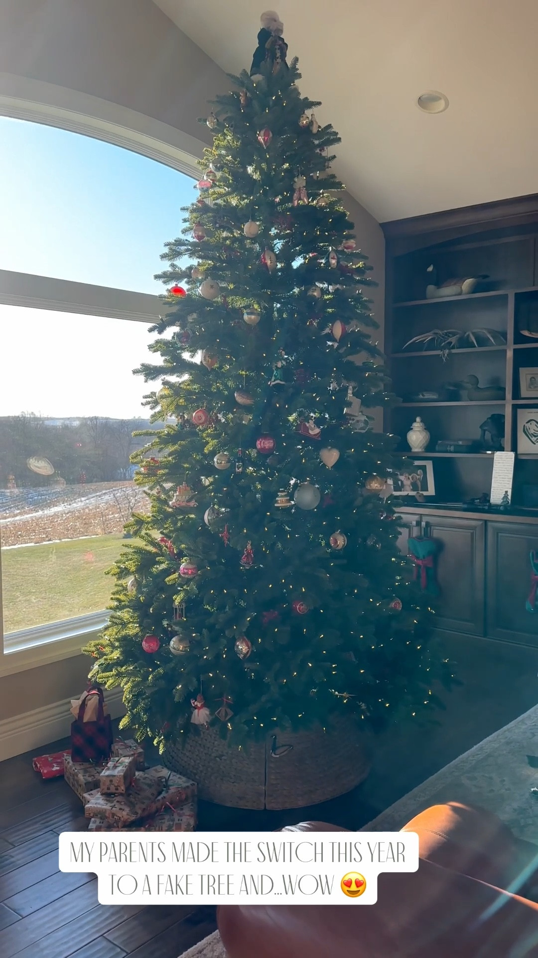 My parents made the switch from a real tree to a fake tree this year - and WOW 😍 Balsam Hill you really outdid yourself with this one ❤️🎄

#LTKHome #LTKHoliday