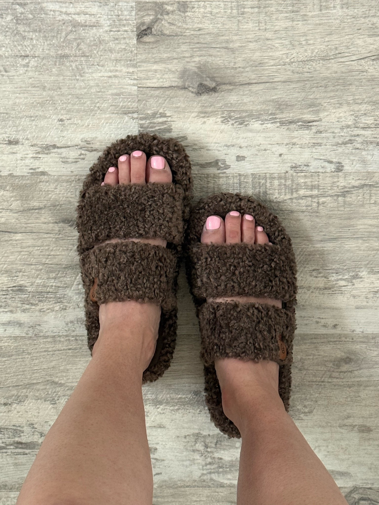 The best slippers!!!

#LTKSeasonal #LTKootd #LTKmorningroutine