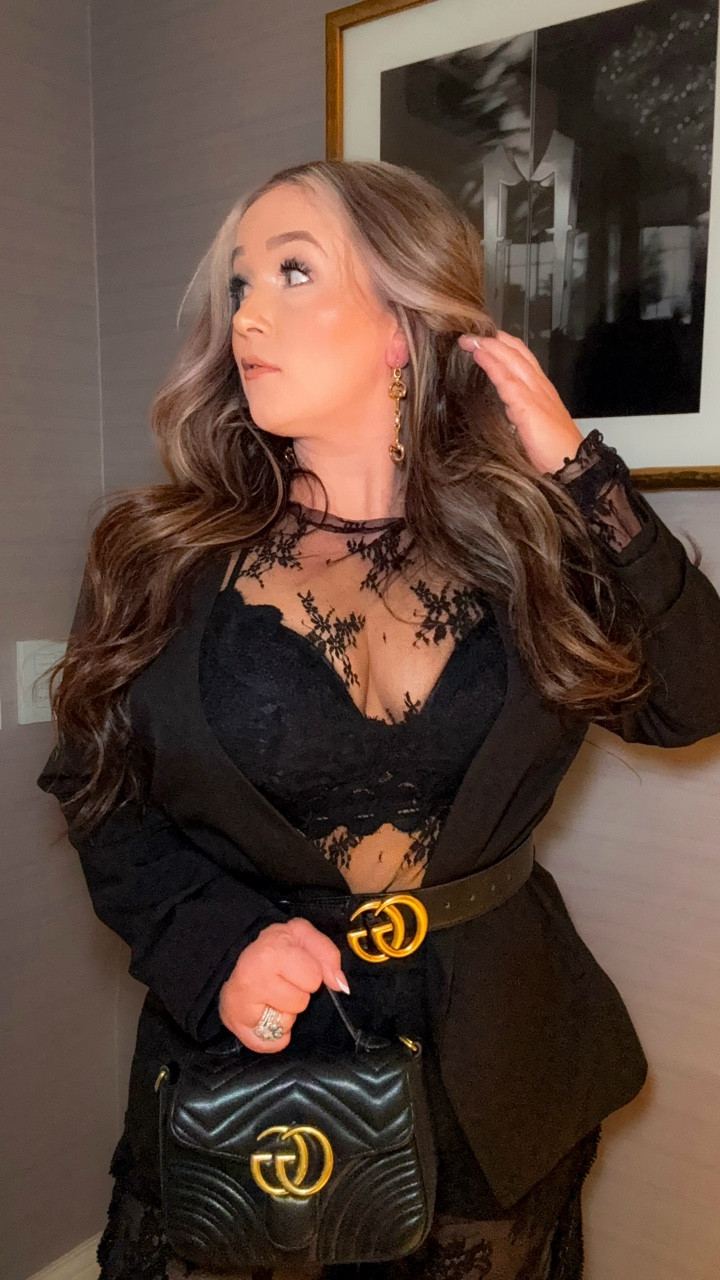 Get ready with me for Dinner at Herbs and Rye in 
Las Vegas.✨

🛍️
Jewelry @buffalowildco 

#lasvegas #westernfashion #herbsandrye #trending #westerninfluencer