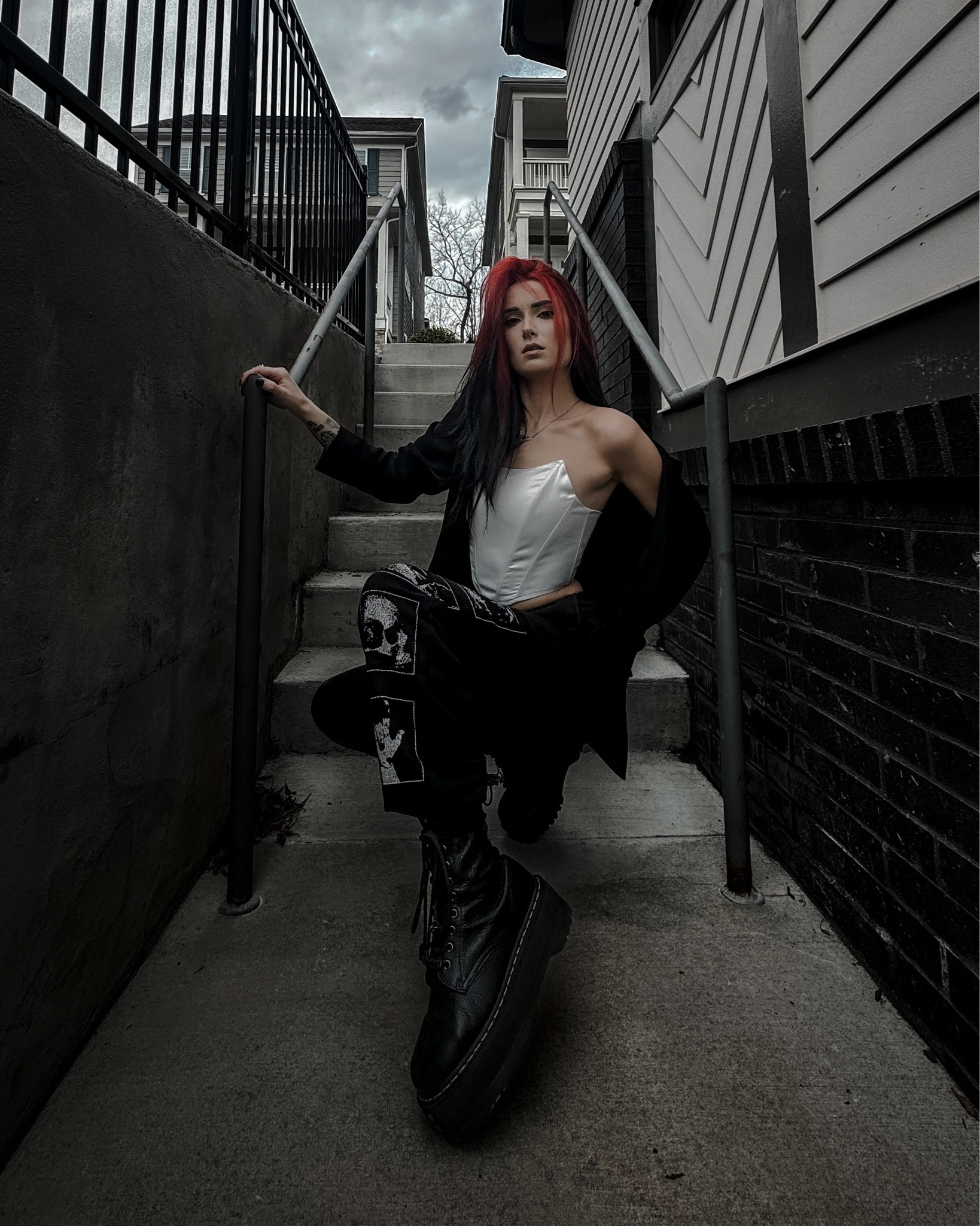 casual meets corporate meets chic 🖤 platforms x sweats x corset x blazer

#LTKshoecrush #LTKstyletip #LTKfindsunder100