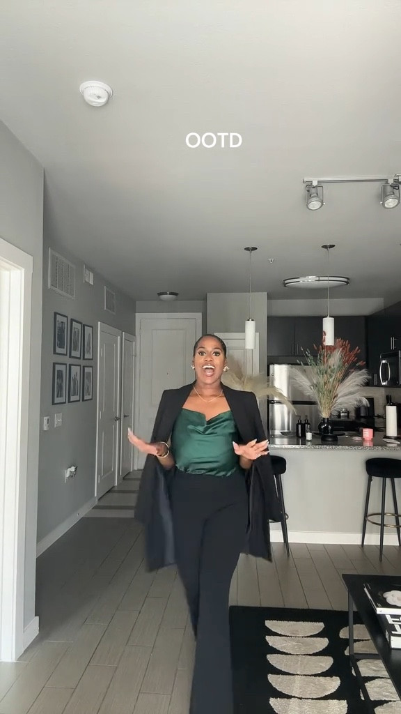 Work OOTD 💚✨ #workootd 

#LTKStyleTip #LTKHoliday #LTKBeauty