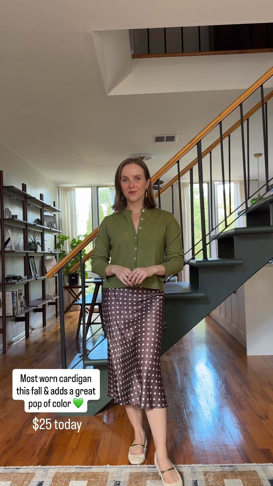 Teacher outfit classy workwear option, my most worn cardigan on sale for $25 today! Wearing medium for a chunkier fit
Small washable silk midi skirt