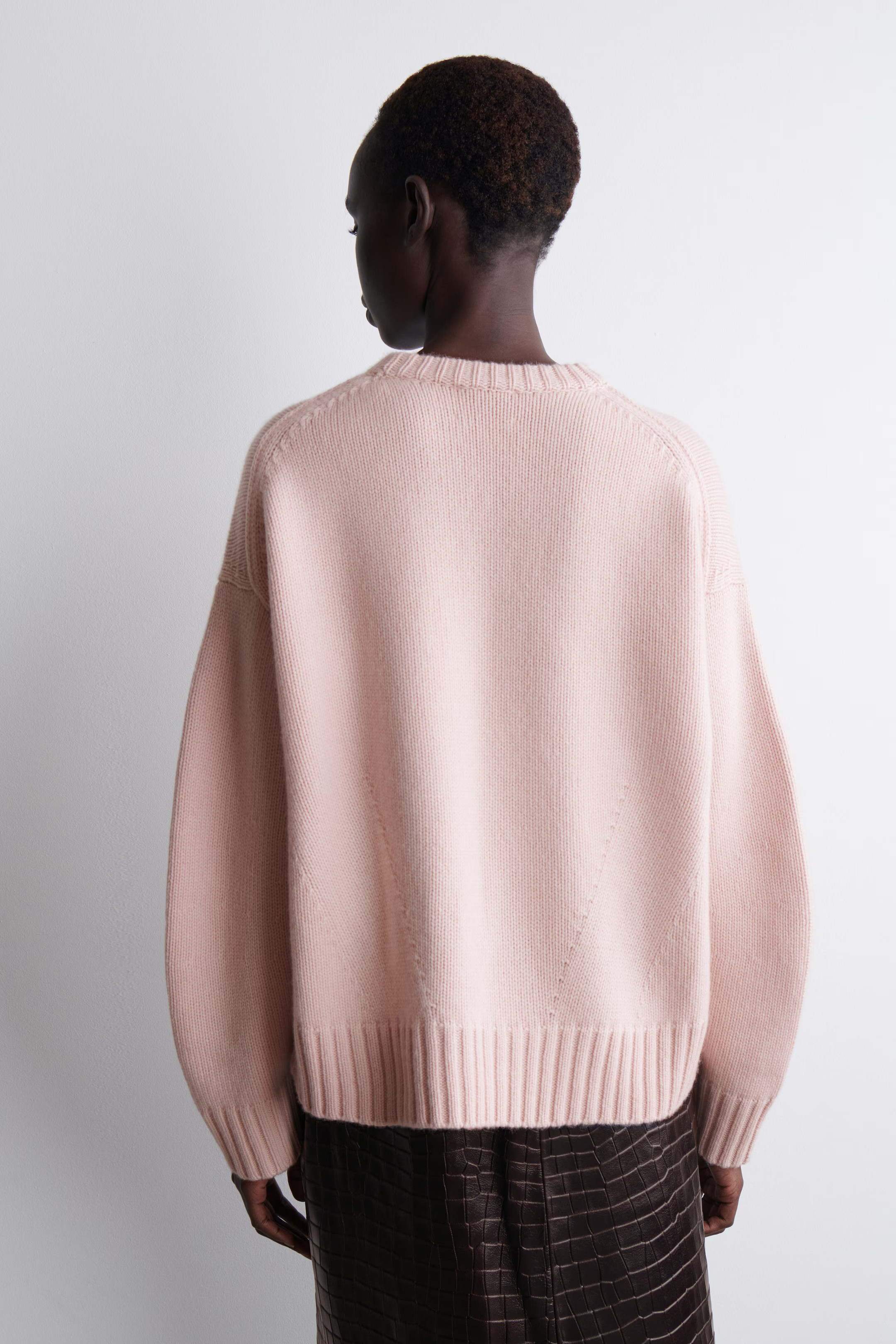 CHUNKY PURE CASHMERE CREW-NECK SWEATER - PINK | COS | COS (EU)
