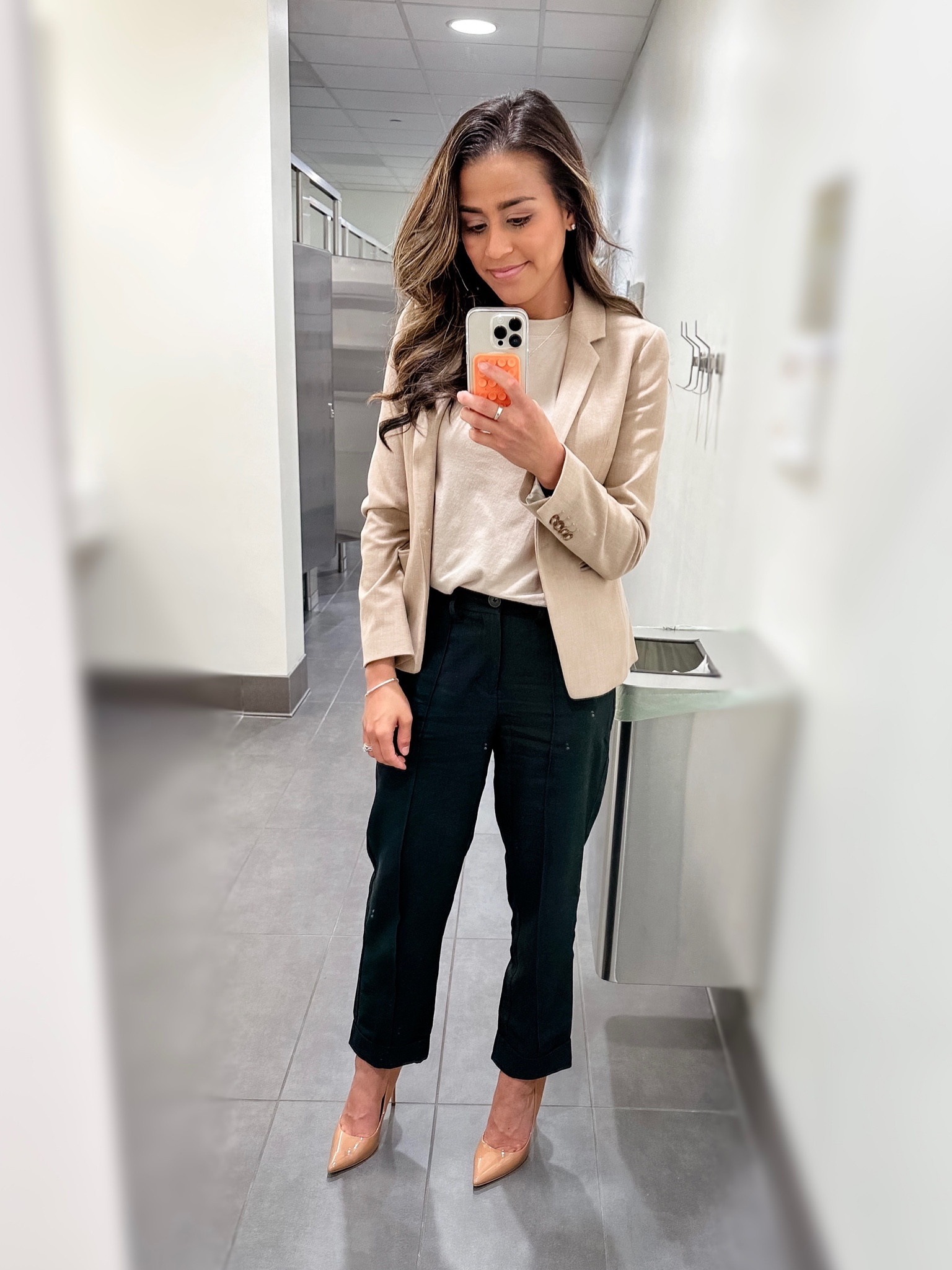 Neutral work wear . These pieces make dressing for work so easy!

Fall fashion // affordable corporate workwear // target workwear // target pants // simple work chic // classic style // blazer // Heyamays // Ashley mays 


#LTKunder50 #LTKstyletip #LTKworkwear