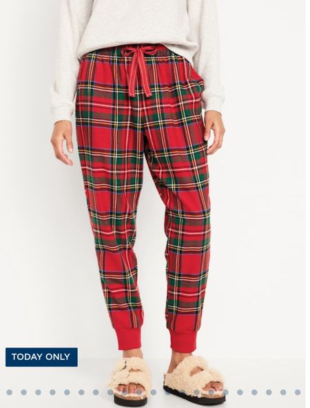 Christmas fleece joggers on HUGE Sale

#LTKHoliday #LTKSeasonal #LTKGiftGuide