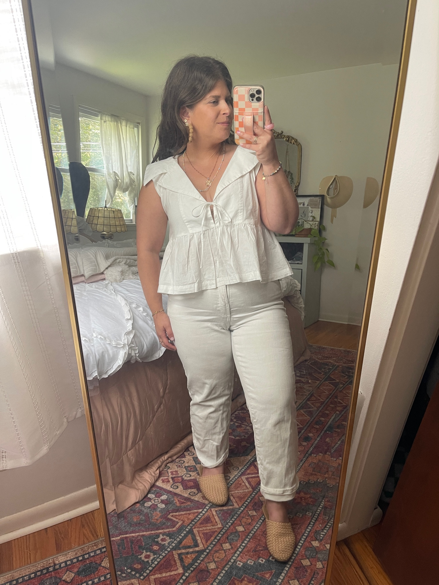 All white outfit. Size medium in top & size 6 in pants



#LTKFindsUnder100 #LTKStyleTip #LTKSeasonal