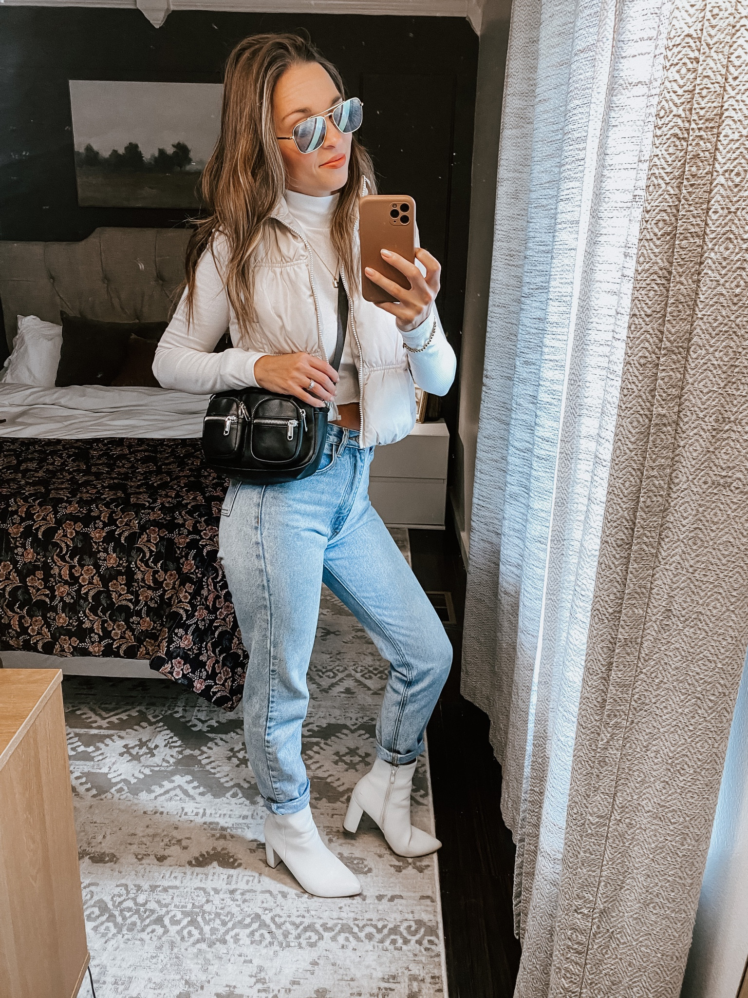 Crop white puffer vest jacket for the win 🍂 

#LTKSeasonal #LTKfindsunder50 #LTKCon