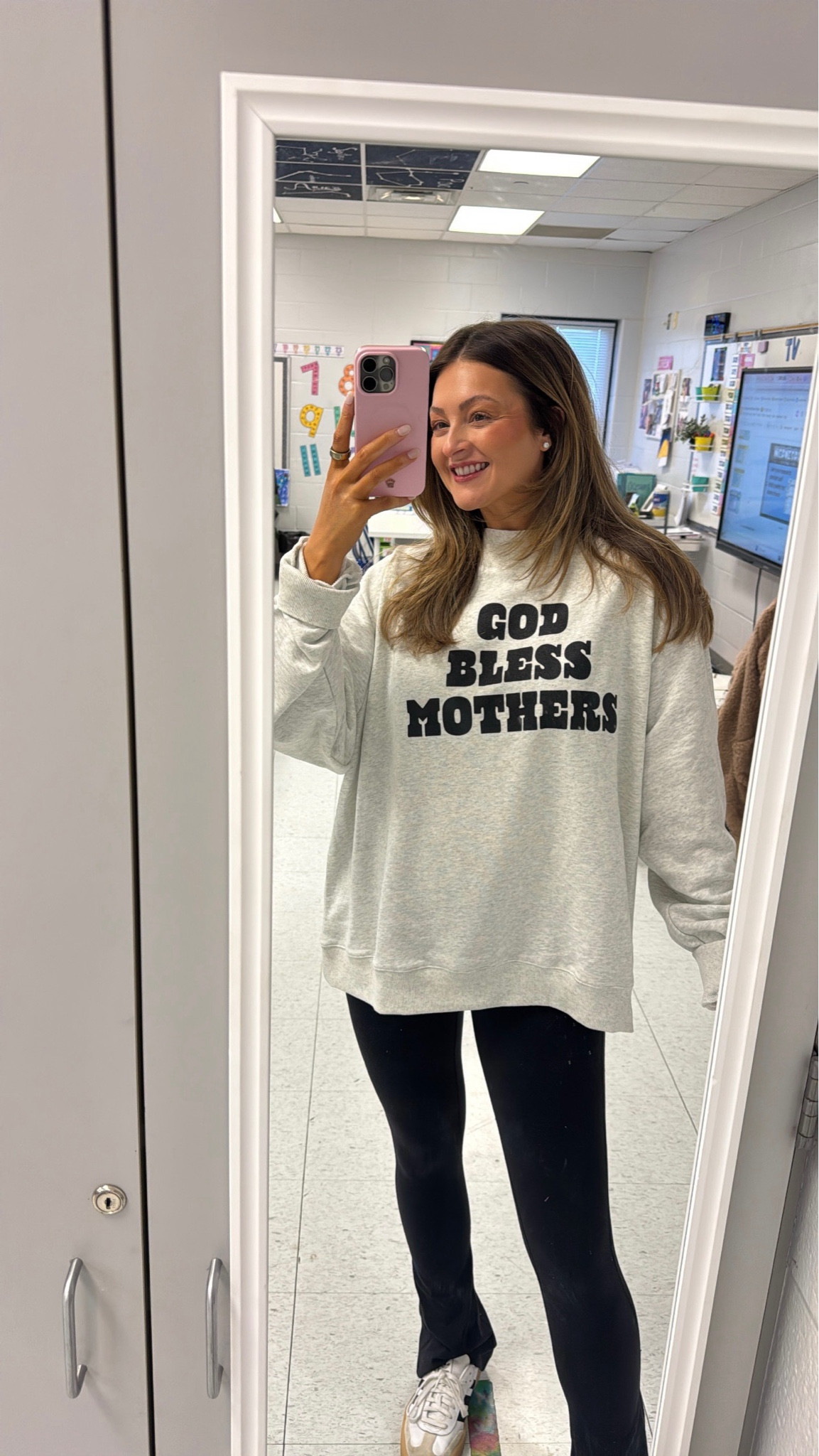 the cutest crewneck🩷 

#LTKMothersDay #LTKU #LTKootd