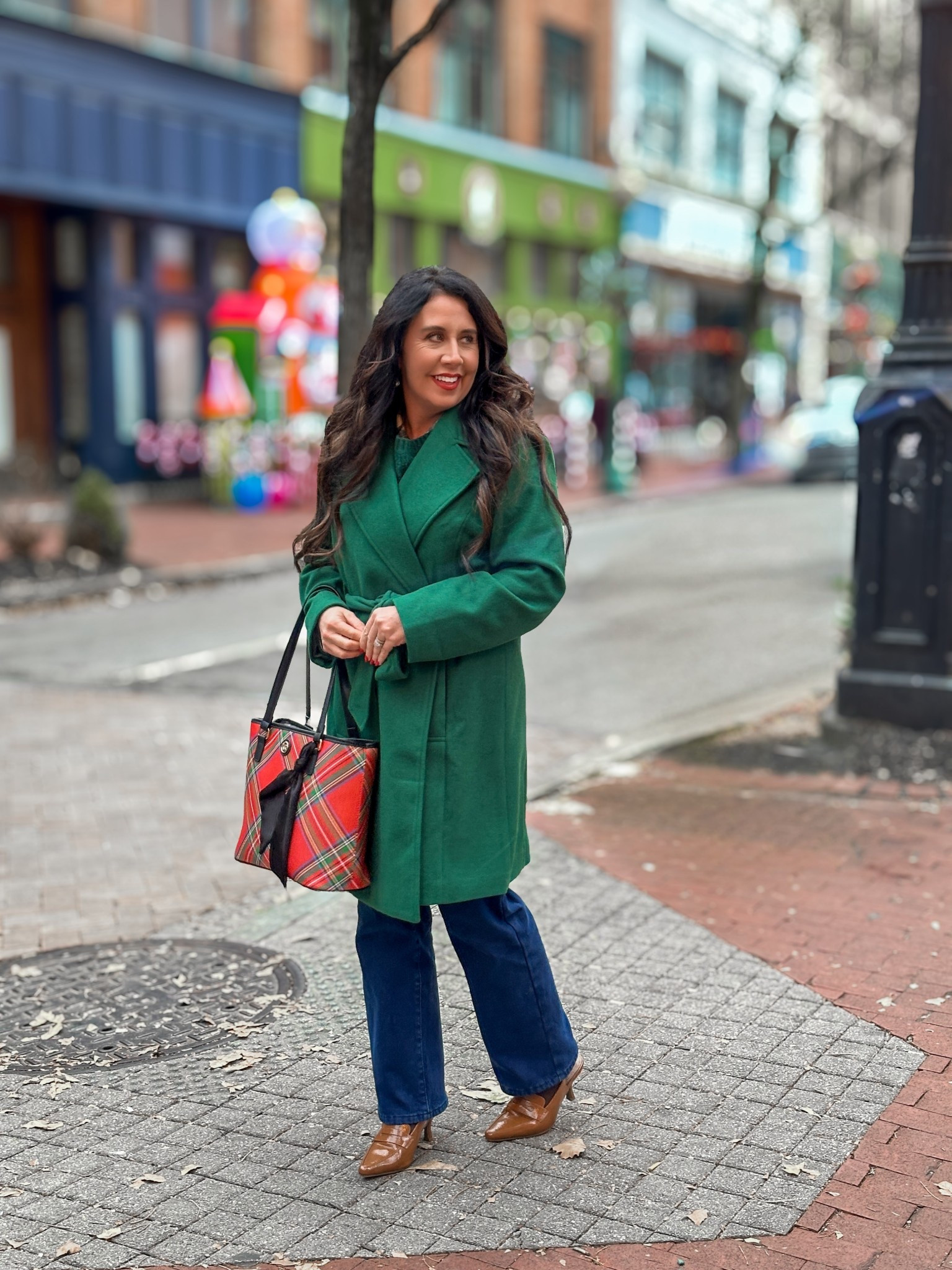 Green winter coat


#LTKFindsUnder50 #LTKHoliday