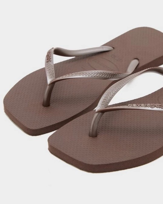 You can never go wrong a slim design Havaiana 🤝🏻🩴  this brown colour will go with EVERYTHING!! #jdsports #flipflop #havaiana

#LTKsummer