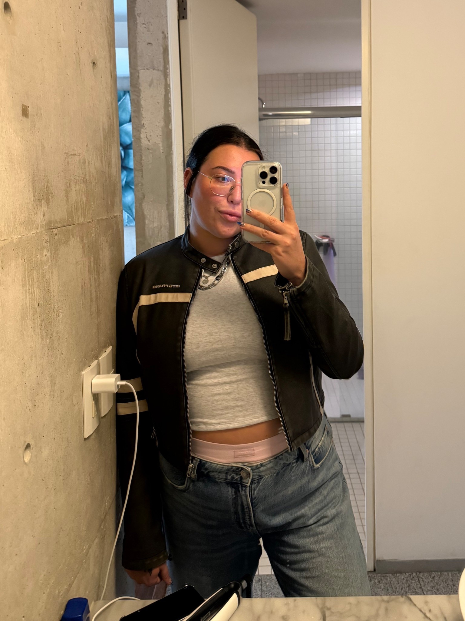 Mid-size lesbian summer fit for golden hour hangs 🌈
Boxers layered under wide-leg pants, a boatneck tank for that femme touch, and a little moto jacket to keep it cool when the sun dips. Masculine, soft, and so me.

#TomboyFemme #MidSizeStyle #QueerFashion #LesbianOutfitInspo #SummerNightLook #AndrogynousStyle #QueerStyleIcon #NotJustAFitIt’sAGender



#LTKMidsize #LTKSeasonal #LTKStyleTip