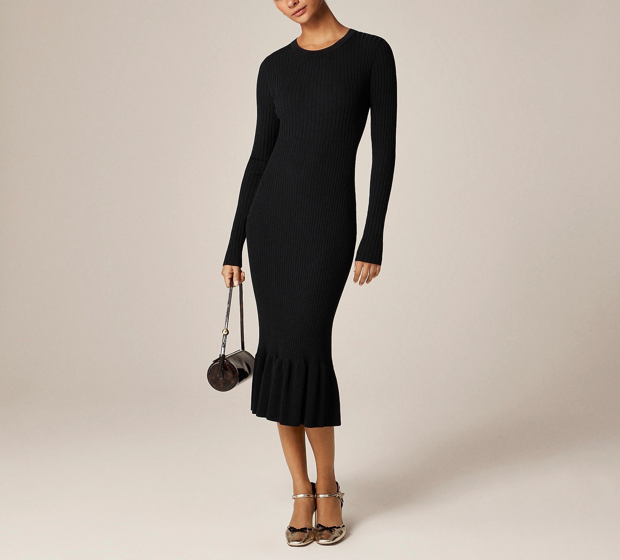 This dress is so flattering!! Love!

NYE outfit, NYE dress, party outfit, heels 

#LTKHoliday #LTKSaleAlert #LTKOver40