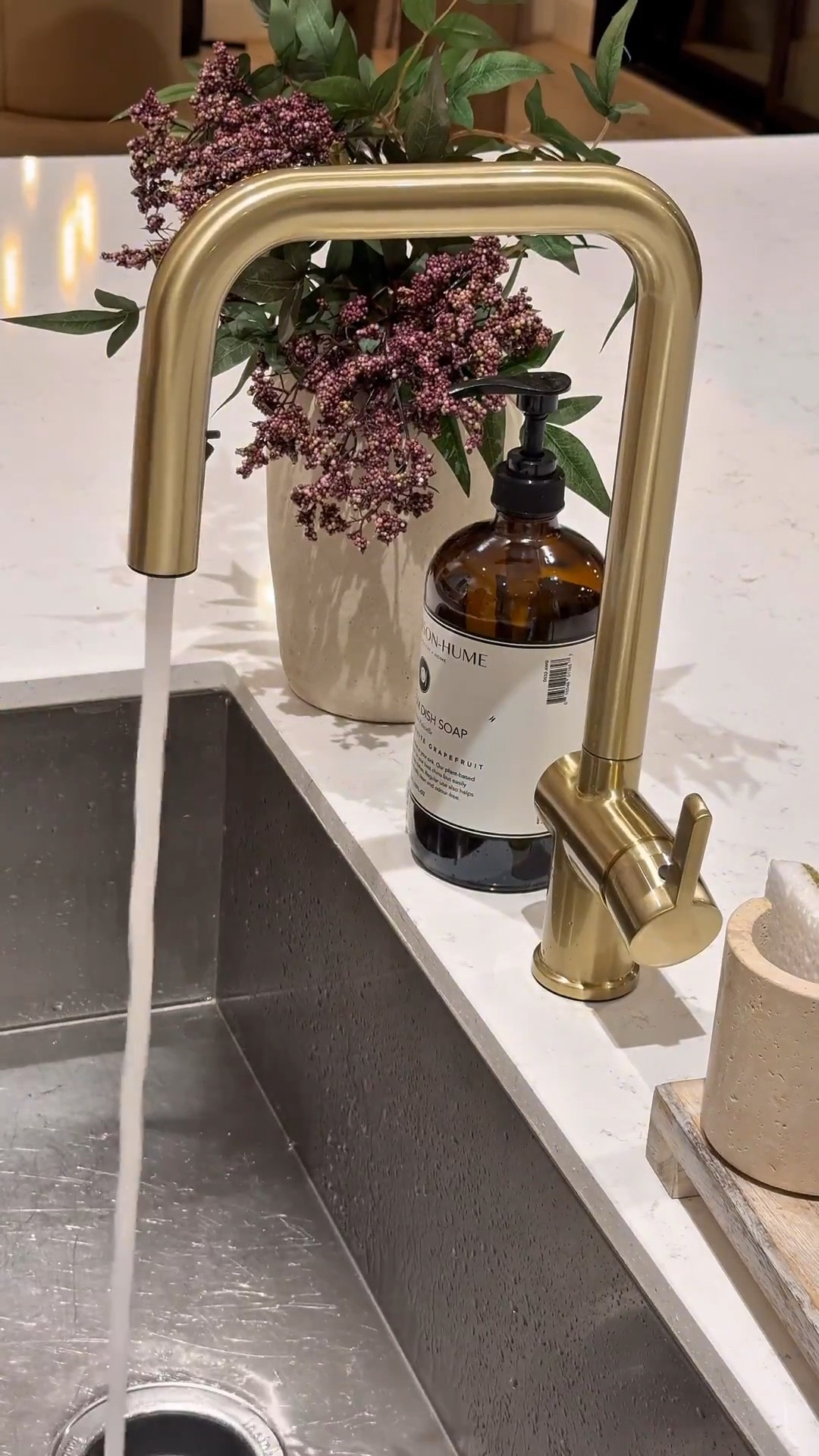 This kitchen faucet truly impressed me! ✨ The chrome finish gives such a clean, modern touch, and the pull-down sprayer works flawlessly — a perfect blend of style and quality for any kitchen. 💧 Everything’s linked for easy shopping! #KitchenEssentials #AmazonFinds #LTKHome #HomeUpgrade #ModernKitchen

#LTKHome #LTKStyleTip #LTKSaleAlert