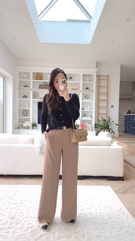 Tonal classics for an easy chic look ❤️ Obsessed with these incredibly flattering trousers! 😍