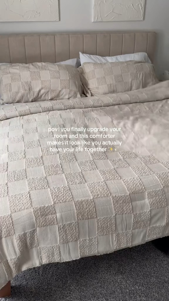 Bedsure tufted comforter = cozy, elevated bed vibes.
• comforter set
• textured bedding
• neutral home decor
• cozy bedroom

#LTKHome #LTKFindsUnder100