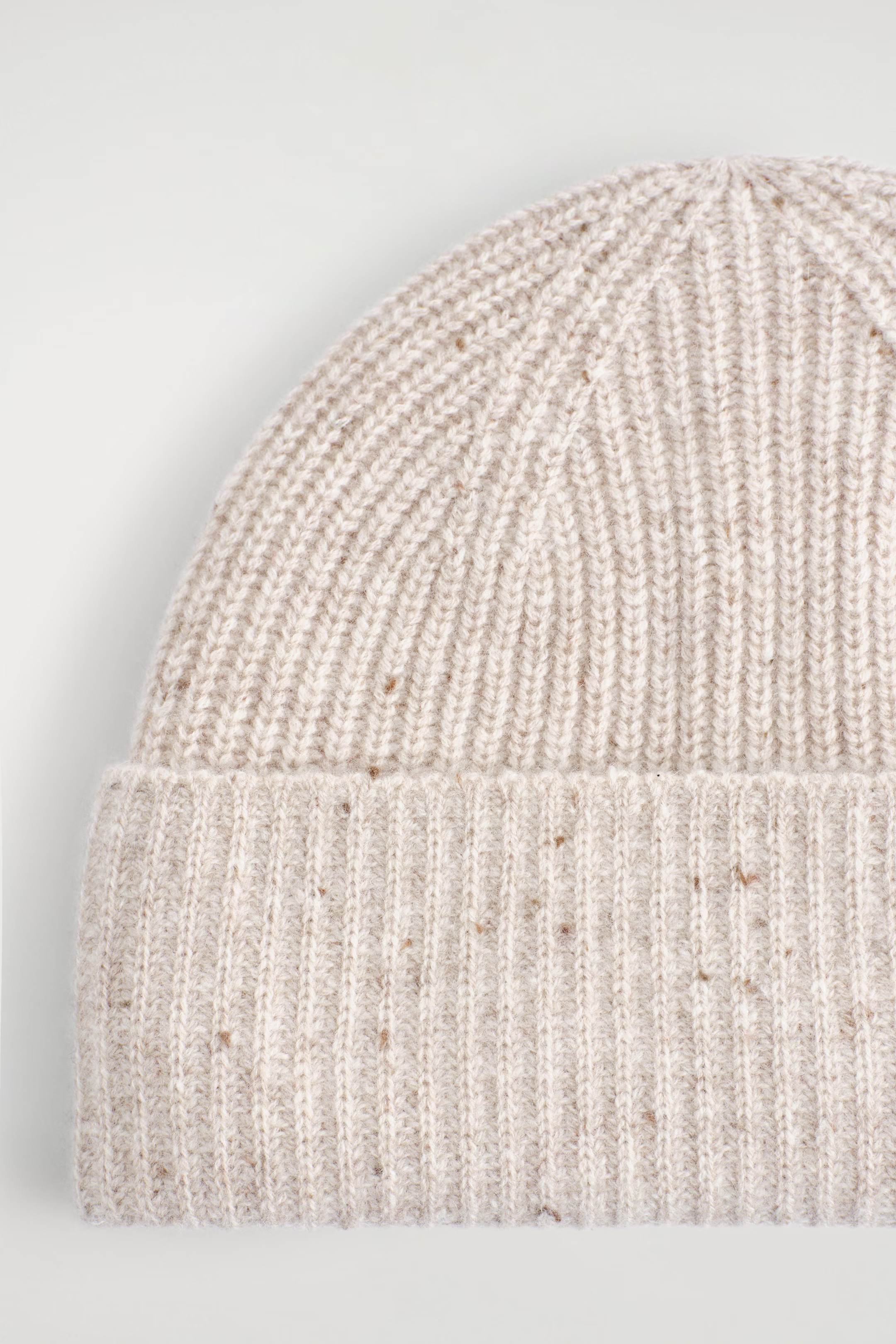 WOOL-CASHMERE BEANIE - BEIGE MÉLANGE | COS GB | COS UK