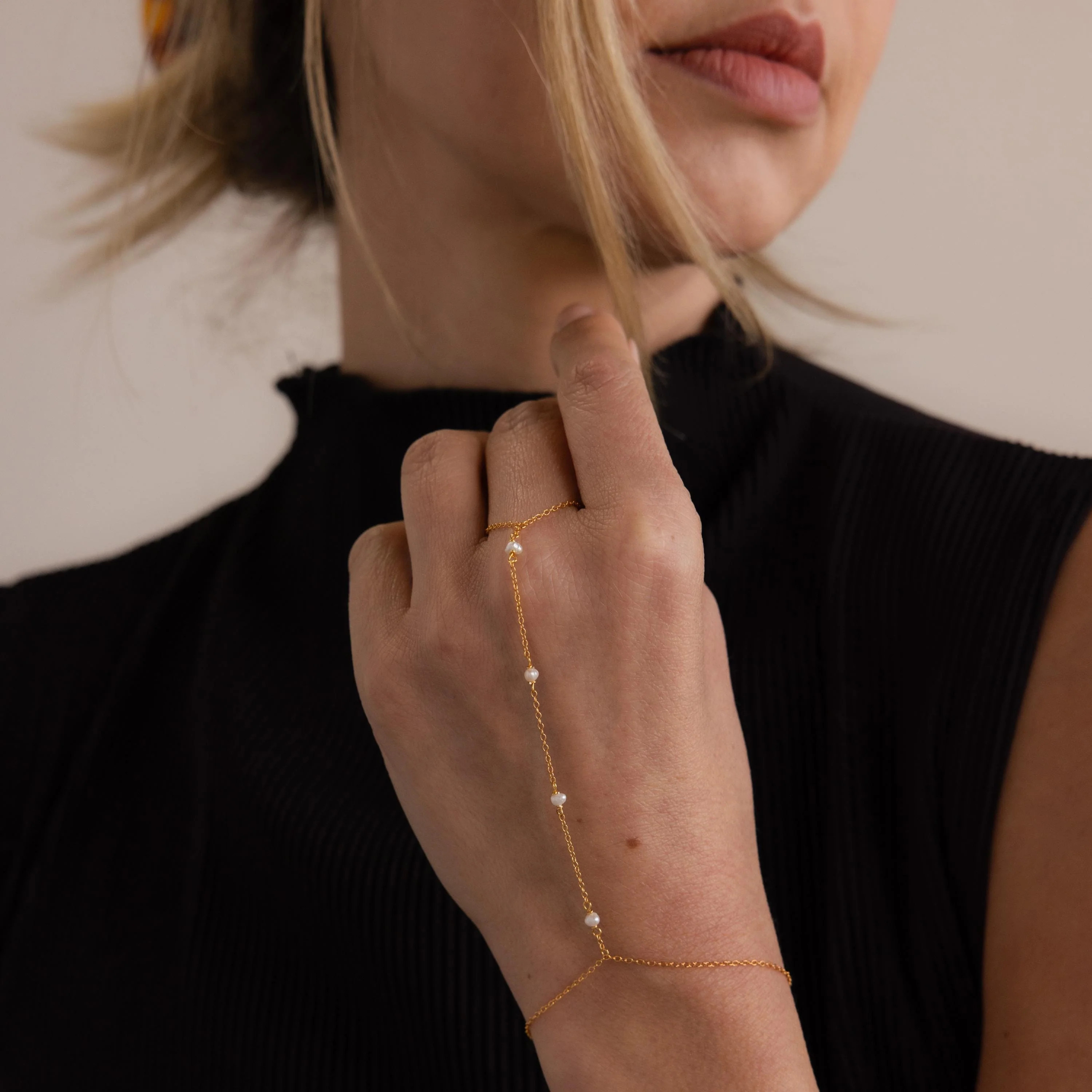 Pearl Hand Chain Bracelet | Caitlyn Minimalist