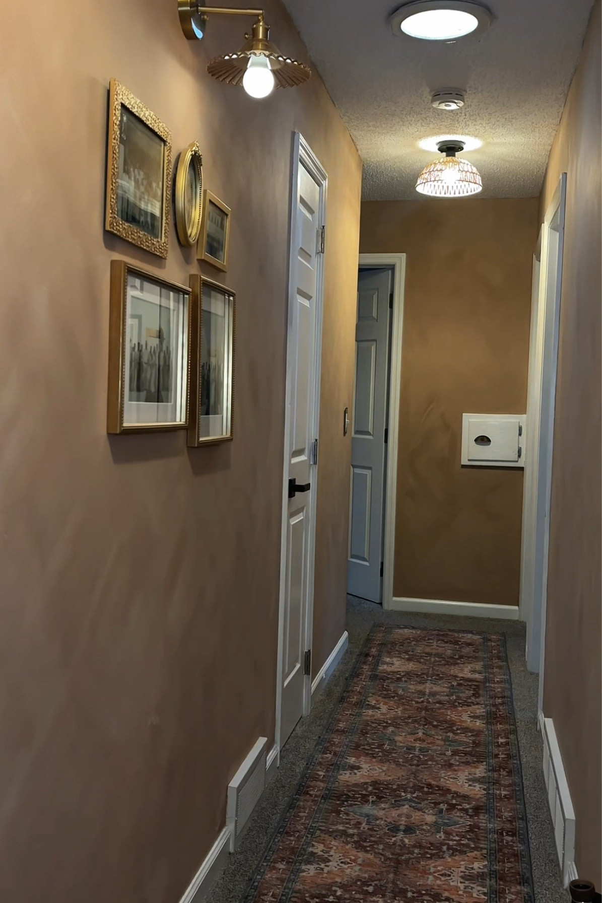 Cozy hallway vibes at home 🫶

#homedecor #neutralhome #limewashwalls #cozyhome

#LTKHome #LTKU #LTKSaleAlert