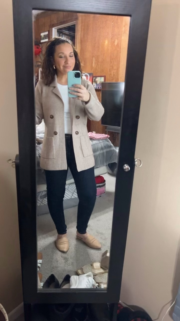 Cute fall Cardi / jacket

#LTKootd #LTKSaleAlert #LTKPetite