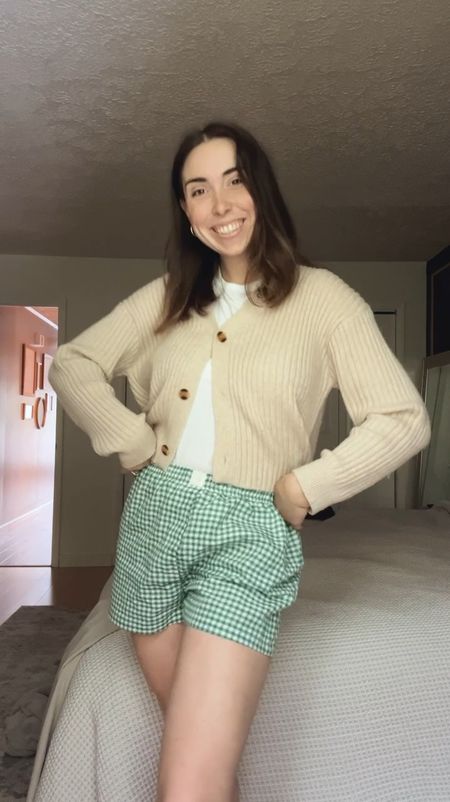 cardigan 🤝🏻 $6 boxer shorts 
THE combo for Spring 💚

Love pairing unusual things together for a cute, comfy fit while l’m home with my daughter 🤗 Definitely makes me feel more productive and ready to take on the day 💛



Amazon Boxer Shorts | Checkered Shorts | Cardigan Outfit
#momswithstyle #momootd #momoutfits #everydaystyle #outfitideas #casualstyle #momstyle #outfitinspo

#LTKVideo #LTKStyleTip #LTKFindsUnder50