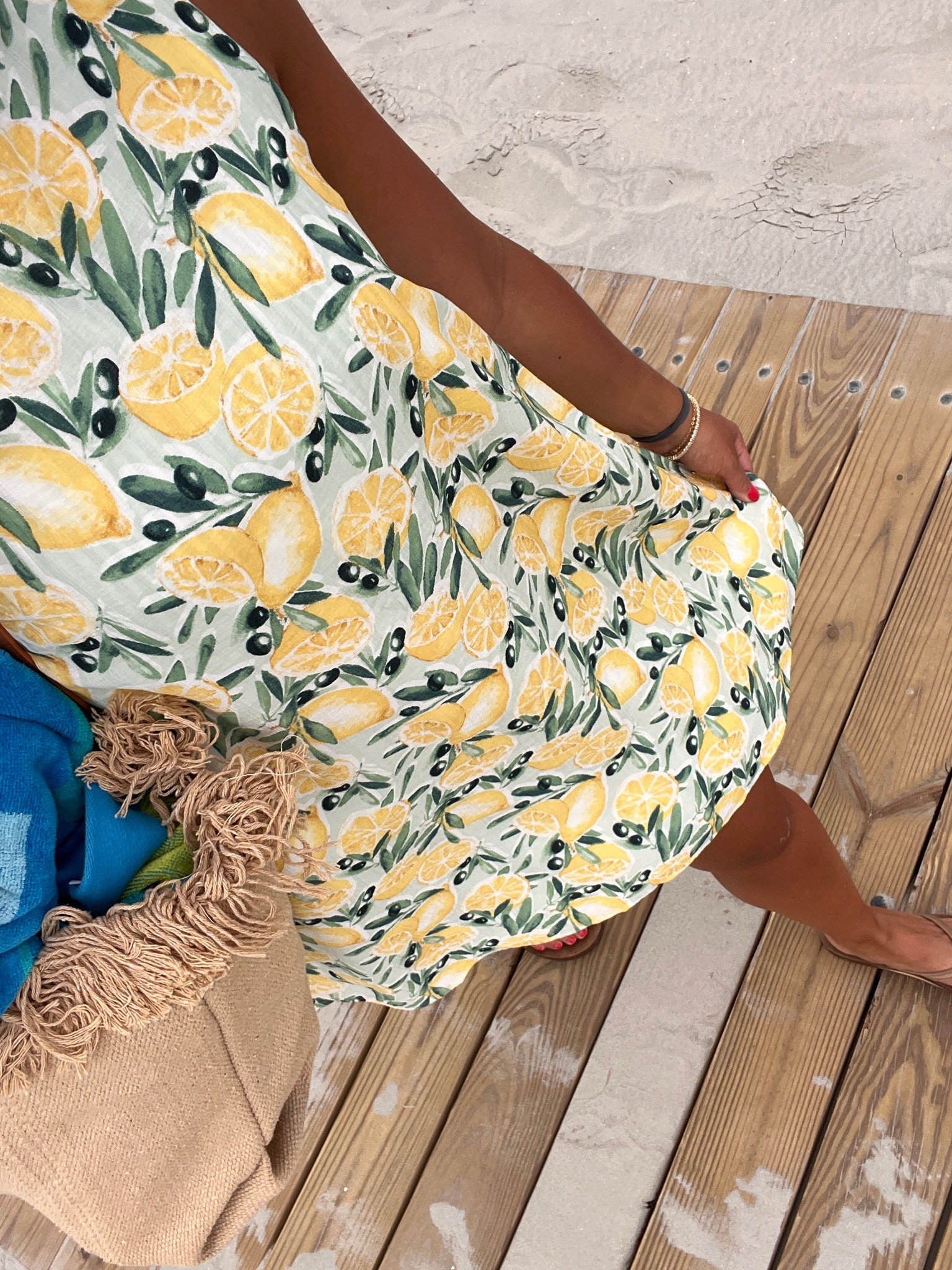 Lemon sundress/ coverup from Abercrombie!


Italy looks
Outfit ideas
Summer style
Summer coverup
Summer swim 

#LTKSaleAlert #LTKFindsUnder50 #LTKSummerSales