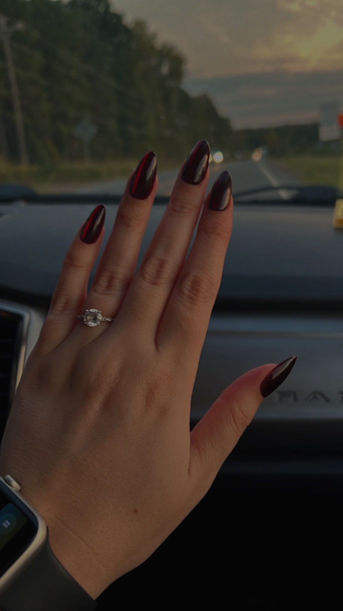 Press-on nails for the win! Especially when you’re on a budget and it’s the busy holiday season.

#LTKBeauty #LTKSeasonal #LTKHalloween