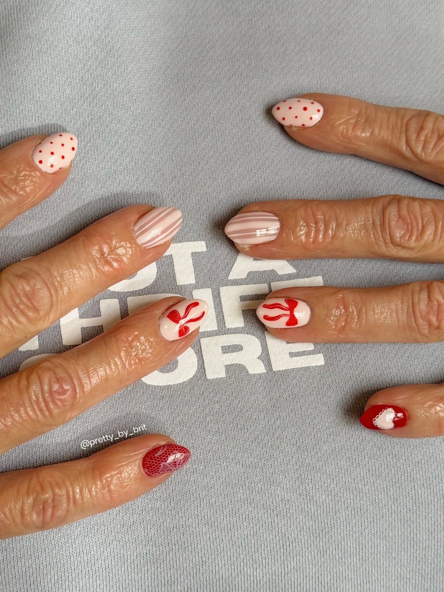 LUV DAY FREESTYLE 💌

Products & codes:

@luminary_nail_systems clarity base 

@chaunlegendnails discount code PRETTYBYBRIT
-Can’t Elope
-Sheer Thought
-Non wipe top coat

@dndgel 
-French Raspberry

@rosiourgelpolish 
-R005

Lace transfer foils & gel linked in my Amazon storefront ❣️