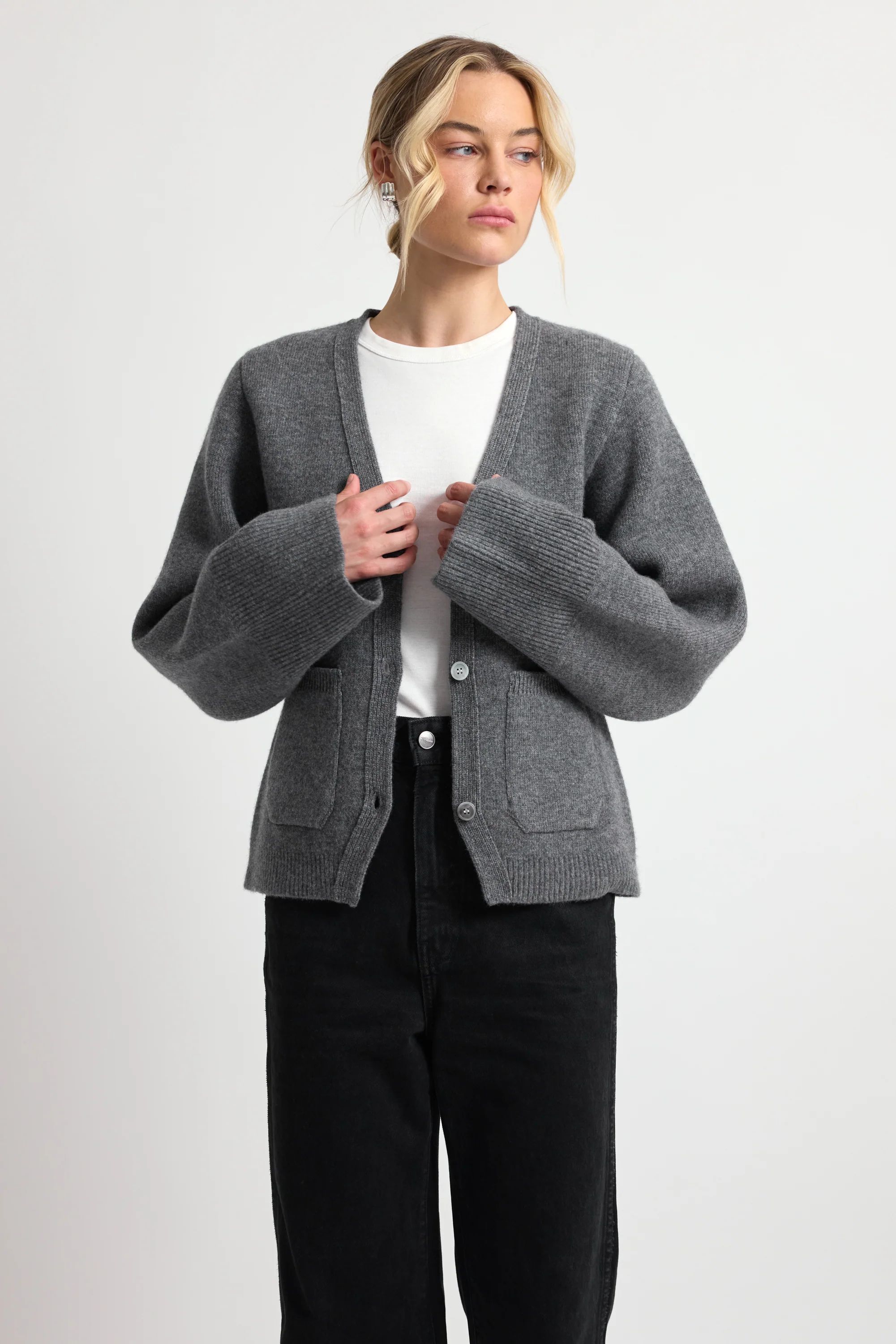 V Neck Cardigan | Almina Concept