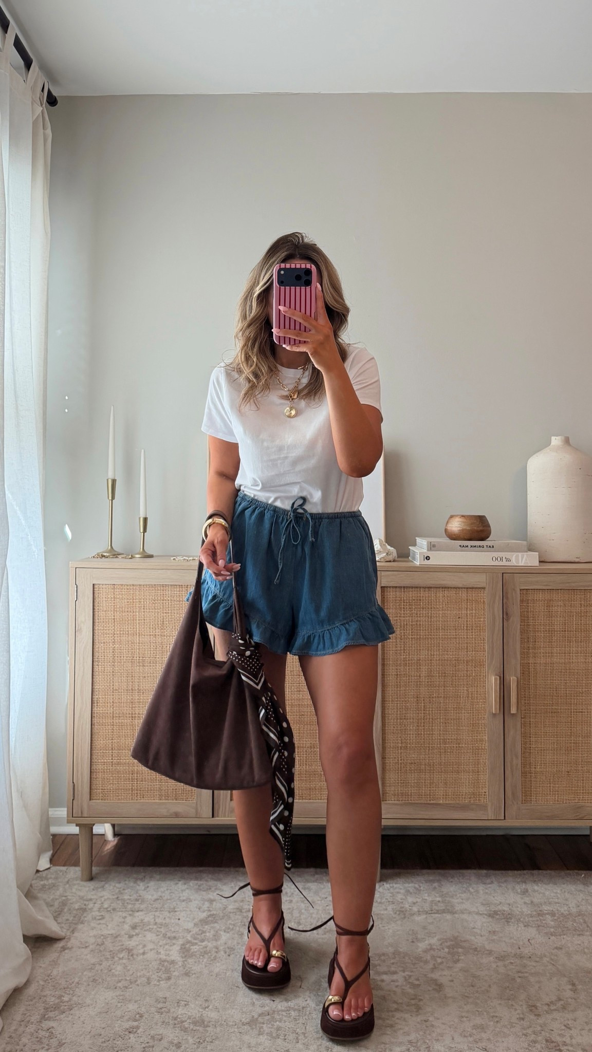 extra 25% off with AFLTK  elevated casual spring outfit! size SM tee, size MED shorts. these run big, if in between size down. @abercrombie 

#LTKSpringSale #LTKSaleAlert