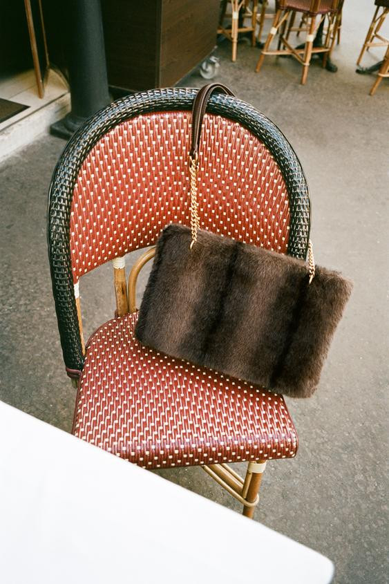 METALLIC CLOSURE CLUTCH | Zara US