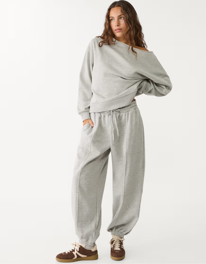Stradivarius balloon plush joggers in grey melange | ASOS (Global)