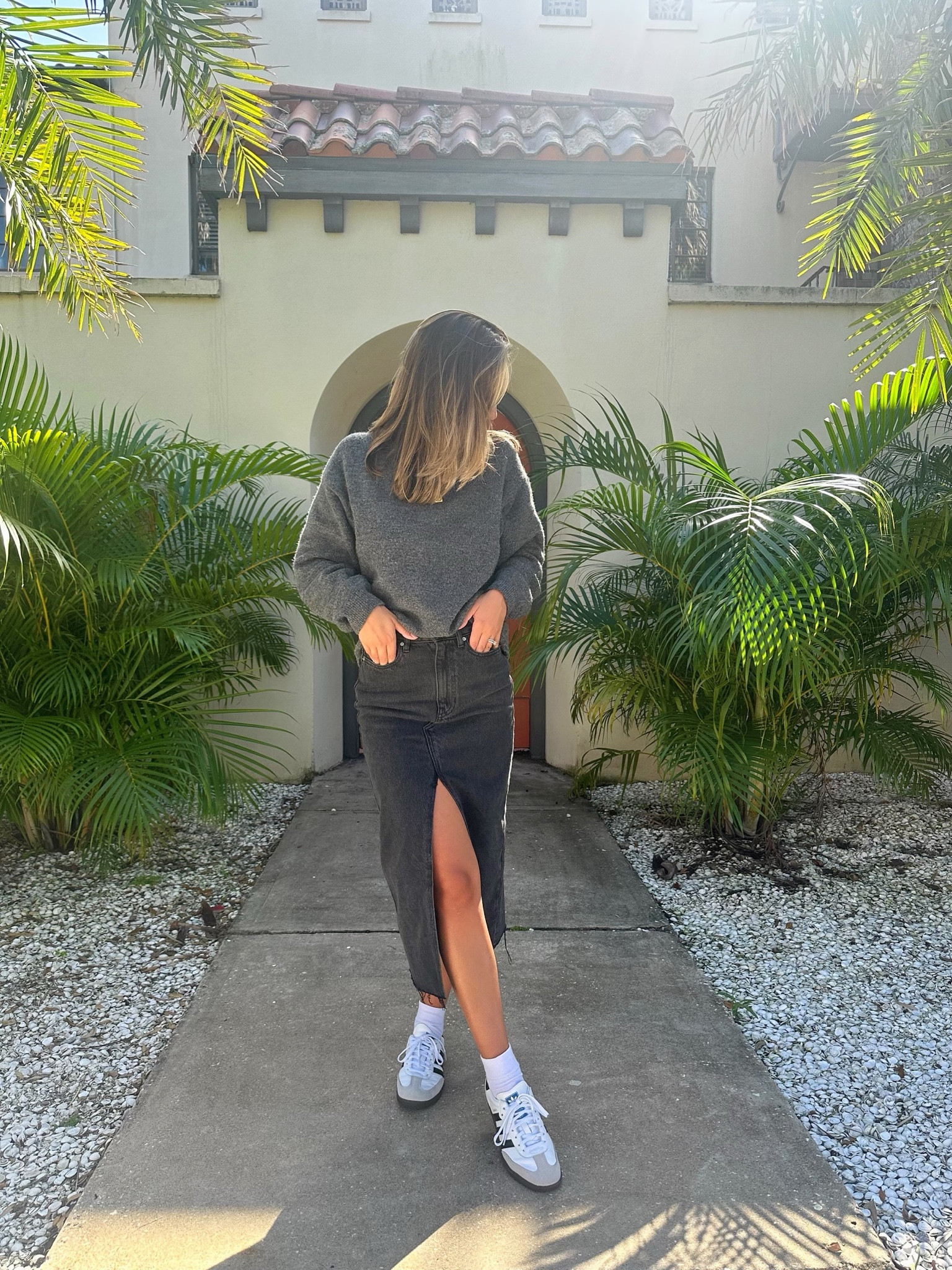 black midi skirt, gray sweater



#LTKfindsunder50 #LTKstyletip #LTKfindsunder100