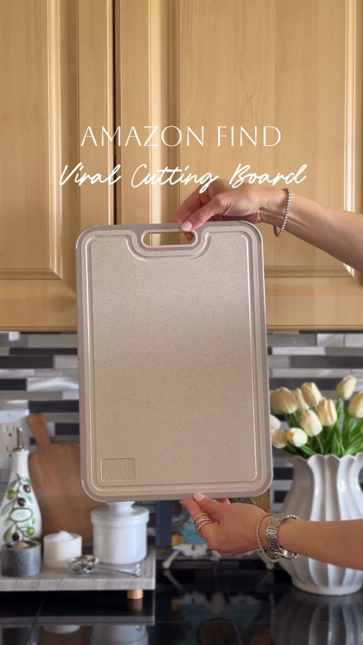 I made Orange Roughy for the first time last night and it was 🤌🏼

Also… I searched high and low for a cutting board like this—and returned a couple. This one stayed.

• Double-sided (titanium + wheat straw)
• Perfect everyday size
• Built-in handle = less clutter
• Titanium side for raw meats
• Wheat straw side for fruits & veggies
• Built-in grinding corner for garlic & herbs
• Non-toxic and hygienic

#LTKHome