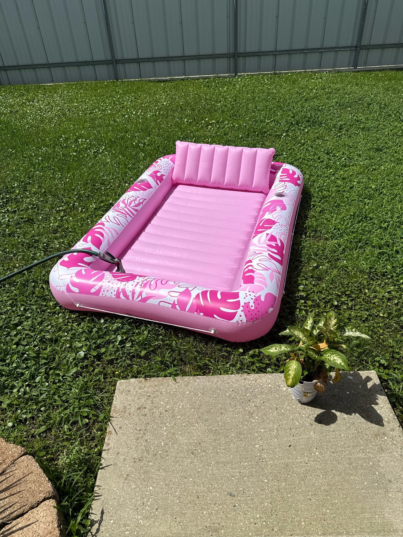 Makeshift pool day

#LTKdayinmylife #LTKSeasonal #LTKSwim