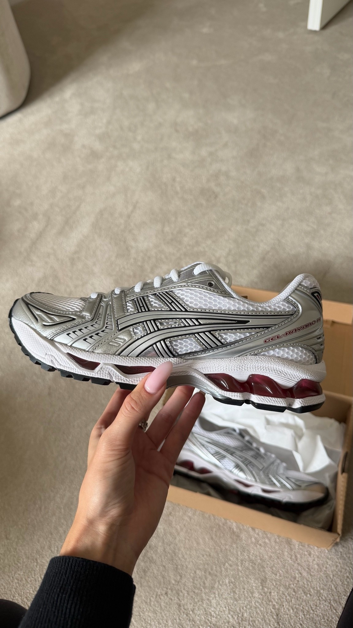 burgandy asics? YES PLEASE 🤌

#LTKFashionMonth #LTKautumn #LTKuk