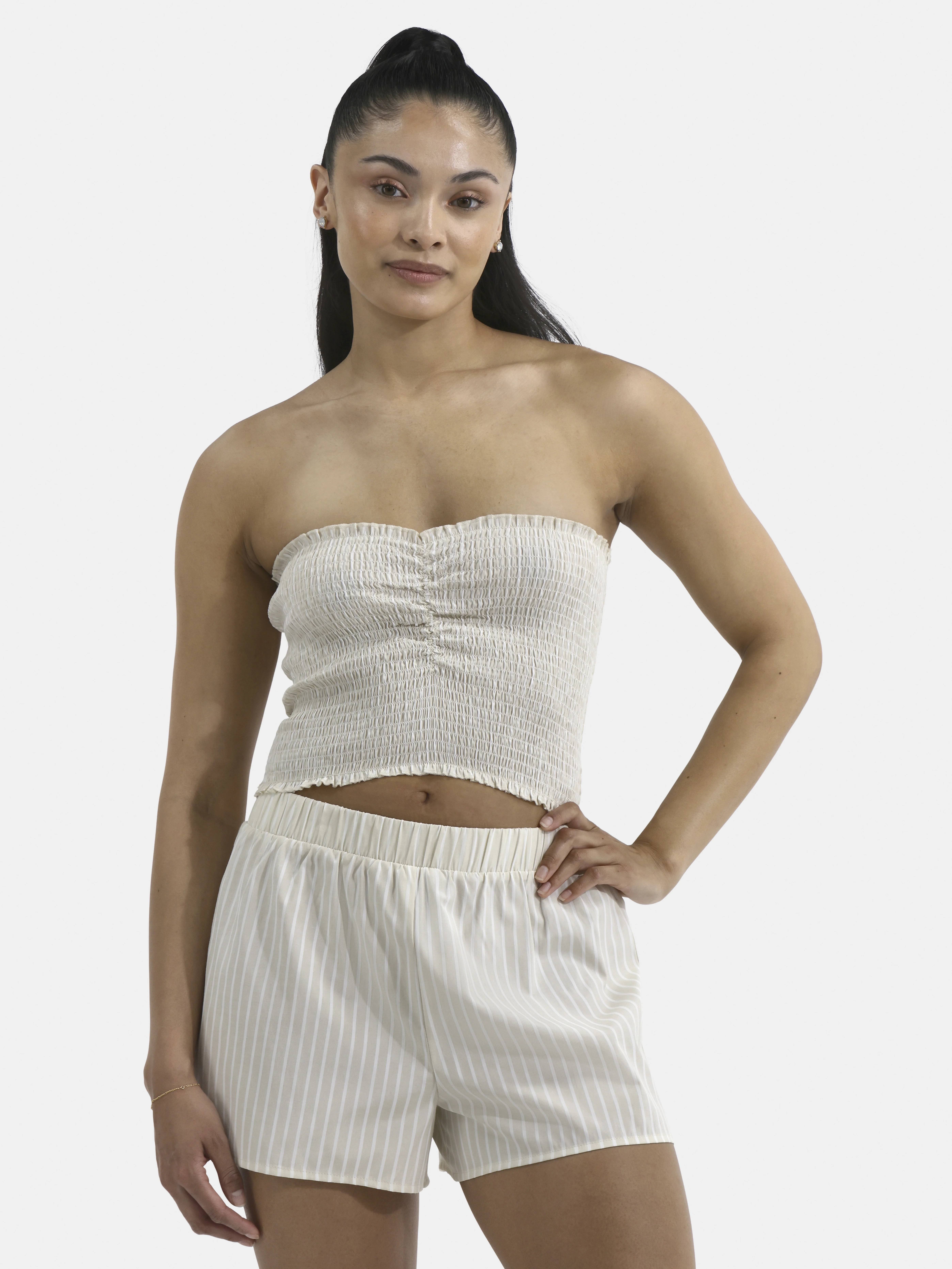 No Boundaries Smocked Tube Top and Shorts Set, 2-Piece, Women's | Walmart (US)