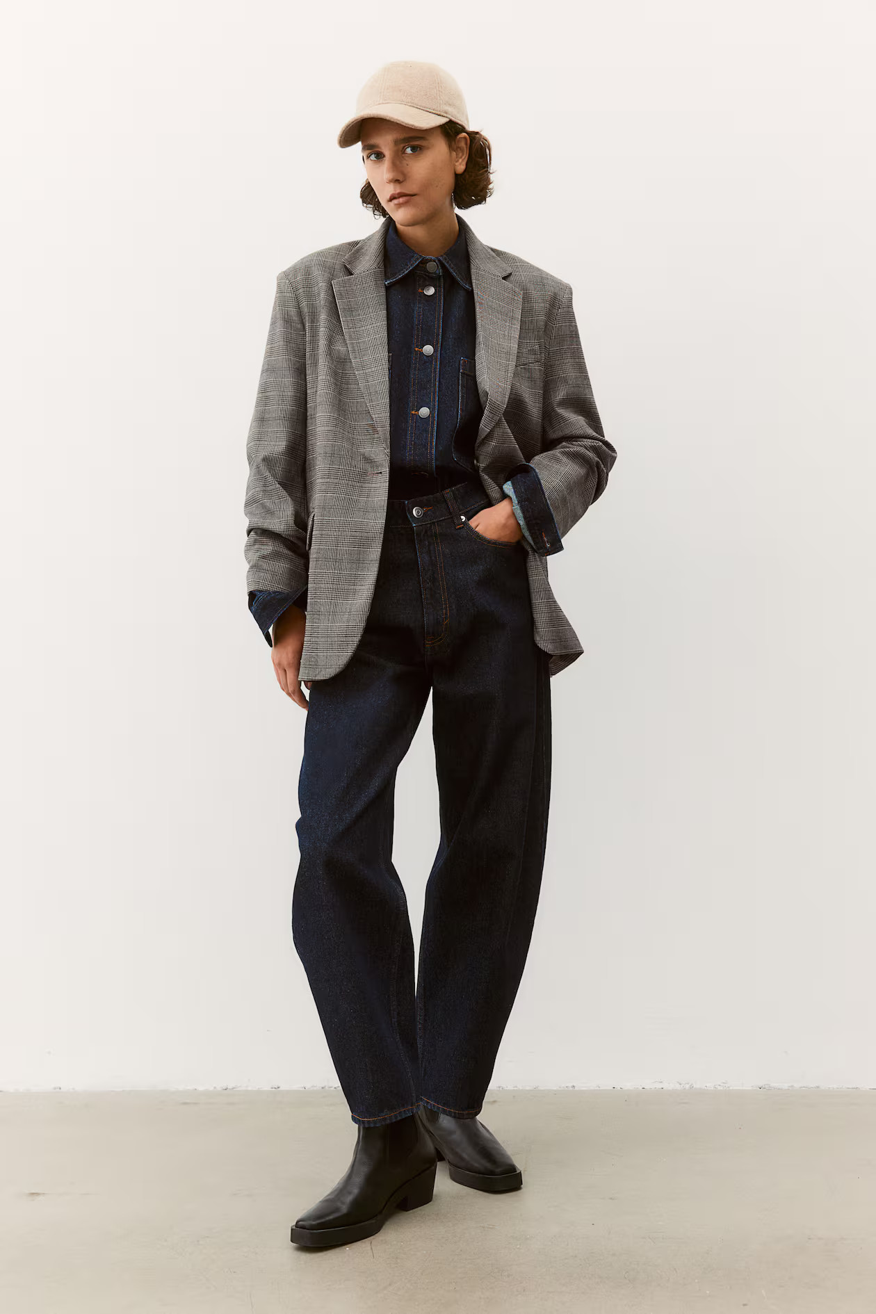 Loose-fit blazer | H&M (UK, MY, IN, SG, PH, TW, HK)
