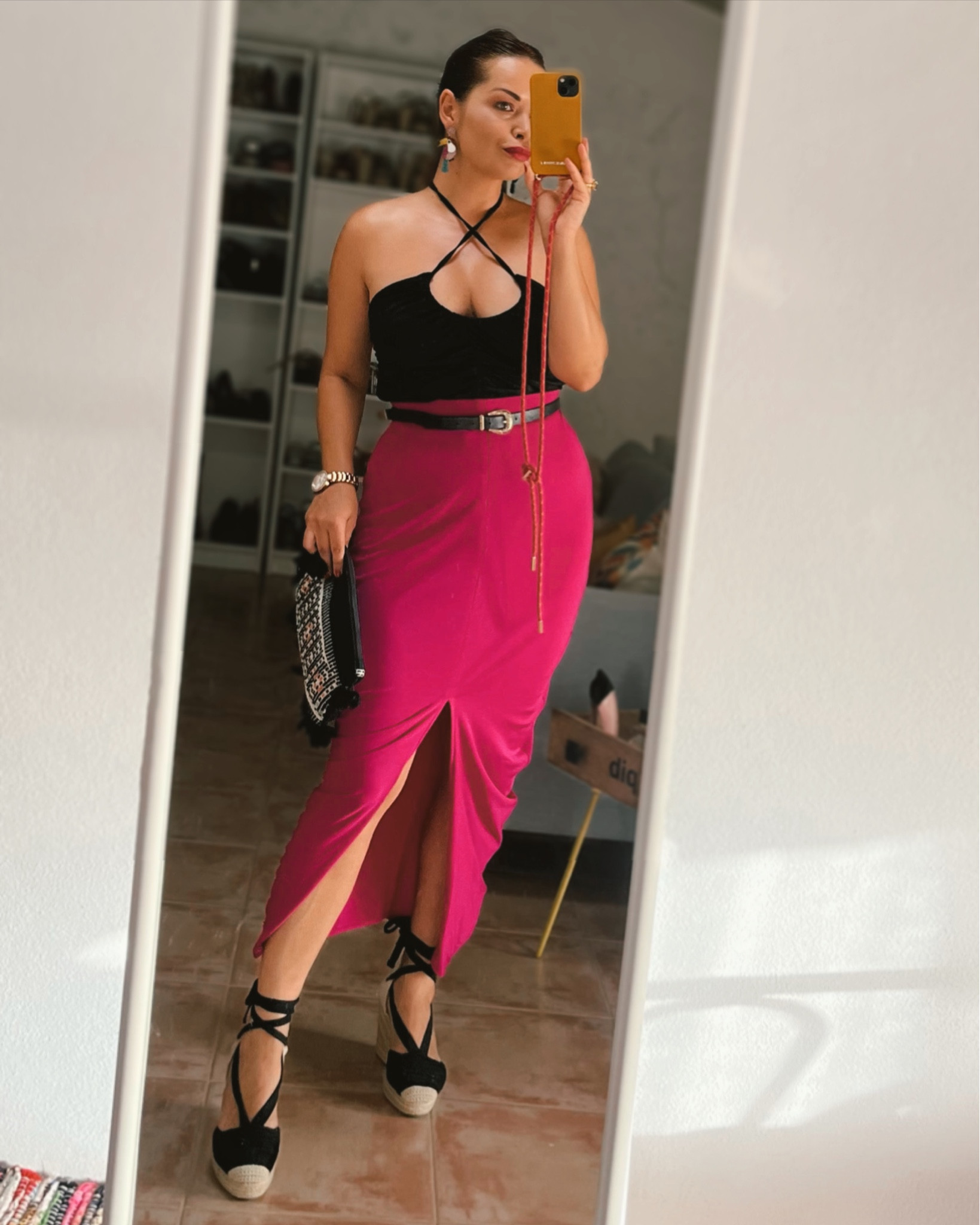 Party look, os dejo un par de modelos de fondo de armario parecidos a mi top. De la falda también os dejo otra similar.

#LTKeurope #LTKparties
