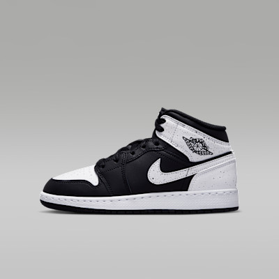 Air Jordan 1 Mid Big Kids' Shoes in Black | IX3526-010 | Nike (US)