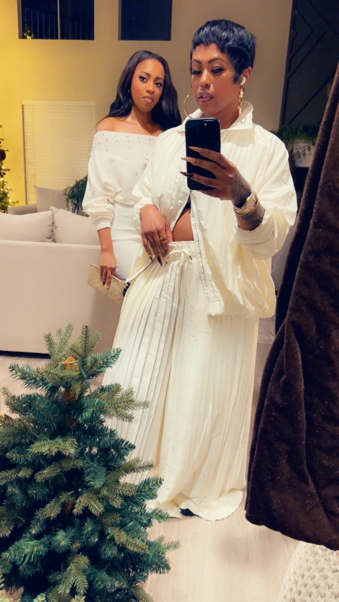 All white Nike Pleated Set

#LTKSeasonal #LTKOver40 #LTKMidsize