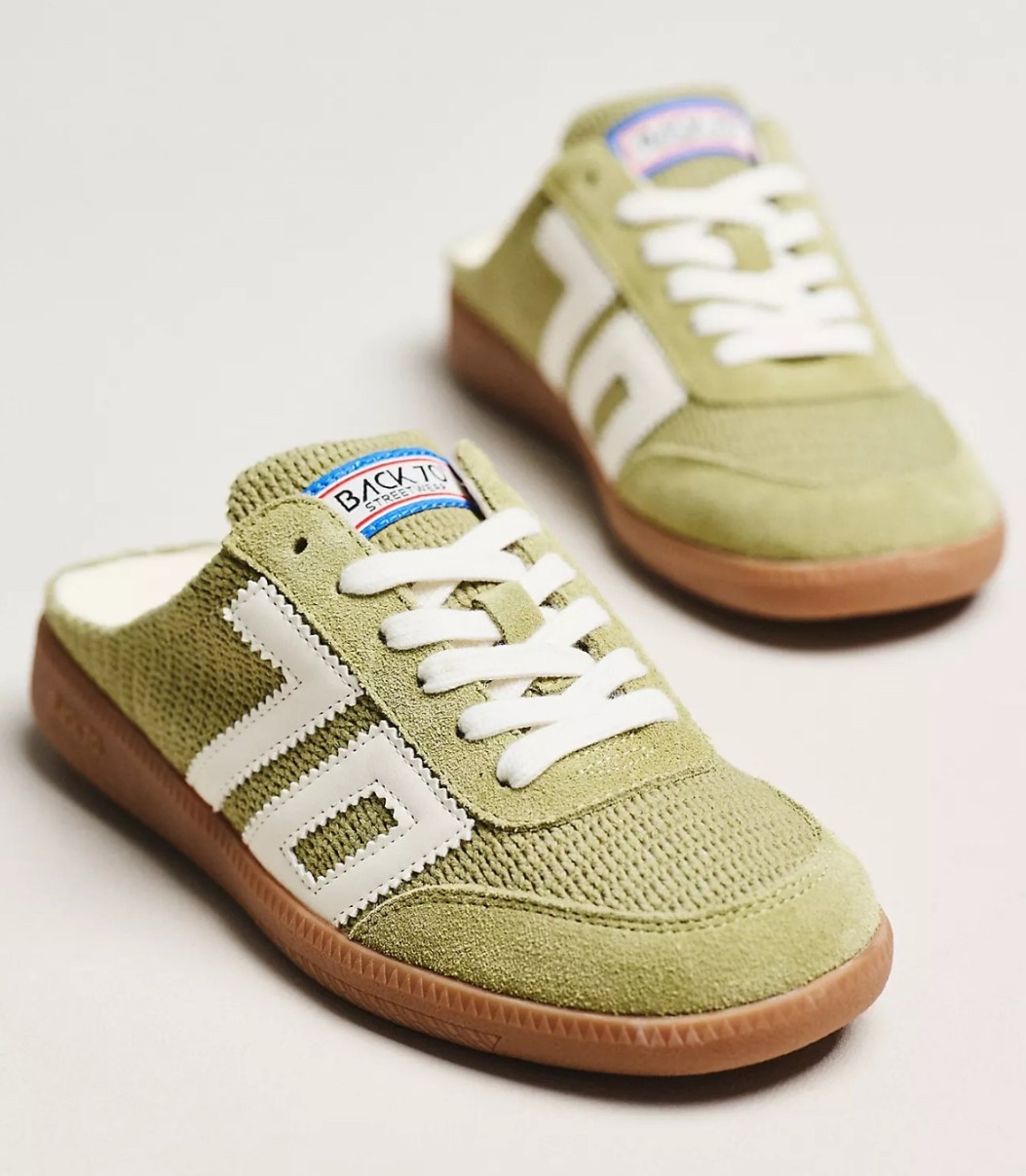 I loveee the green!

#LTKootd #LTKdayinmylife #LTKSeasonal