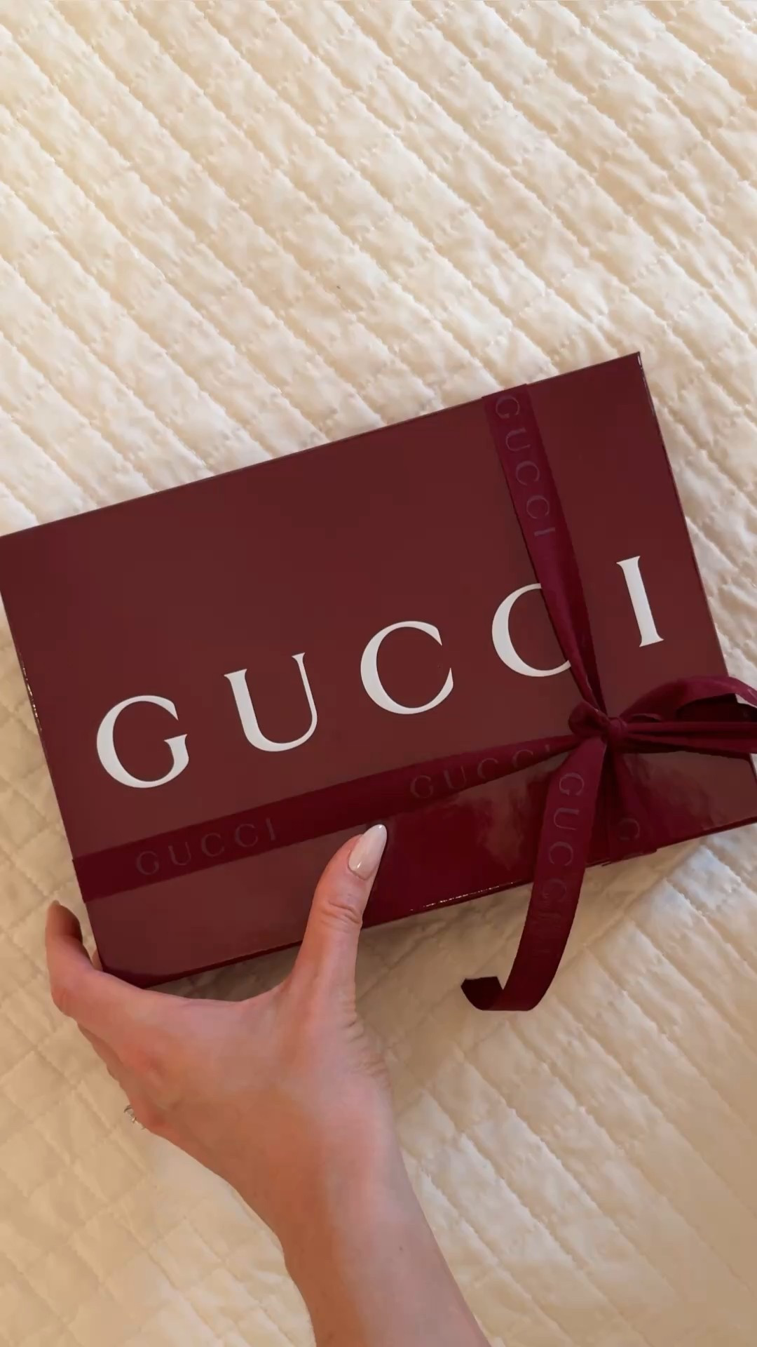 I’ve been looking for a little handbag that I can just throw my phone & cc in and be on my way and this is perfect. It’s so cute 😭 

#LTKItBag