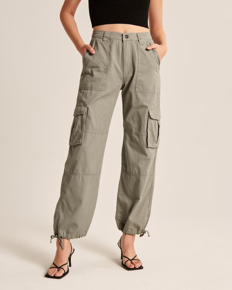 Women's 90s Baggy Cargo Pants | Women's Bottoms | Abercrombie.com | Abercrombie & Fitch (US)
